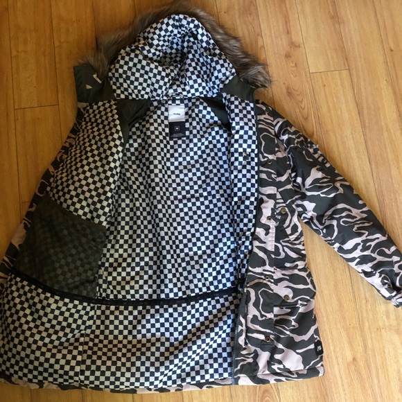 Burton camo winter coat super warm and cozy! - Picture 8 of 10